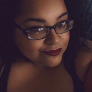 Meet your Posher, Aileen